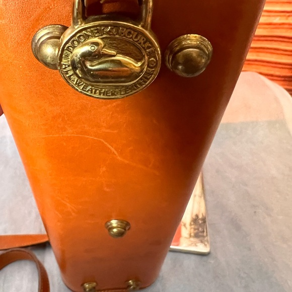 Dooney & Bourke Black and Tan Leather Crossbody Shoulder Bag, great condition - Picture 12 of 17